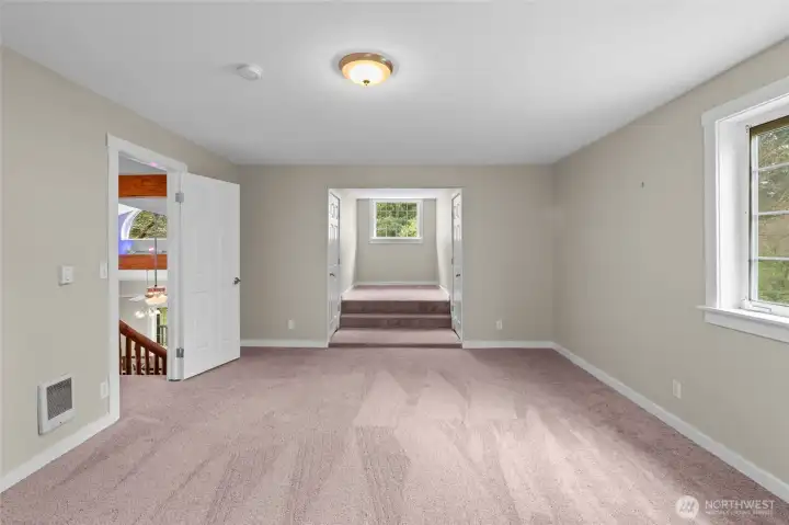 Large extra living space possibilities endless