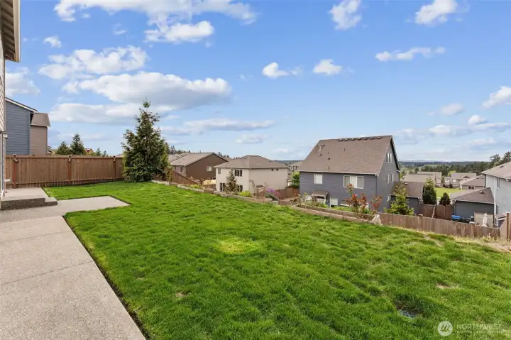 Gateway community. 5 minutes from coffee, restaurants, picklemall, shopping.