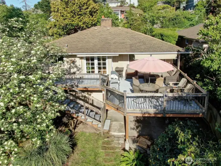This house is made for entertaining.