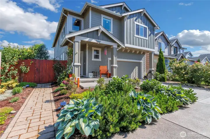 Welcome to this Lennar resale located in the Puyallup Valley on a premium lot! Welcome to this Lennar resale located in the Puyallup Valley on a premium lot!