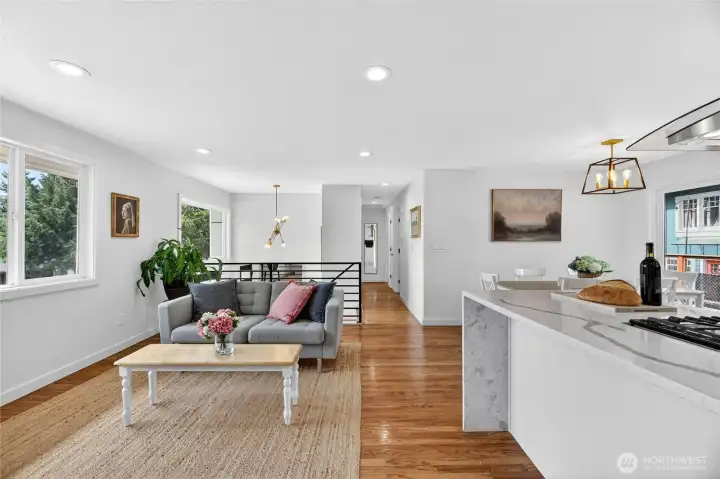 Open Floor Plan for Everyday Living and Entertaining Open Floor Plan for Everyday Living and Entertaining
