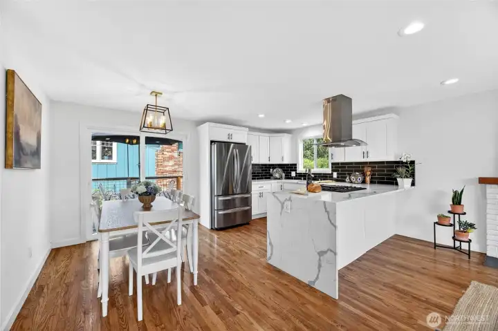 Large Waterfall Countertop Large Waterfall Countertop