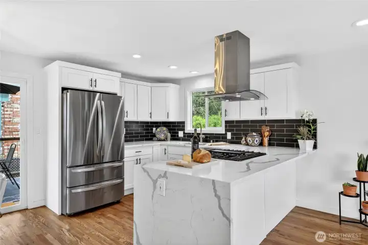 Fully Remodeled Kitchen (2022) Fully Remodeled Kitchen (2022)