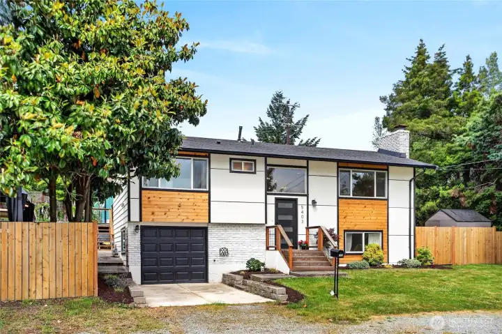 Modern Style in a Connected West Seattle Location Modern Style in a Connected West Seattle Location