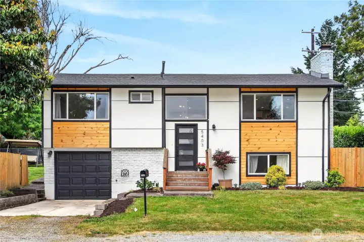 Close to Parks, Dining & Everyday Amenities Close to Parks, Dining & Everyday Amenities