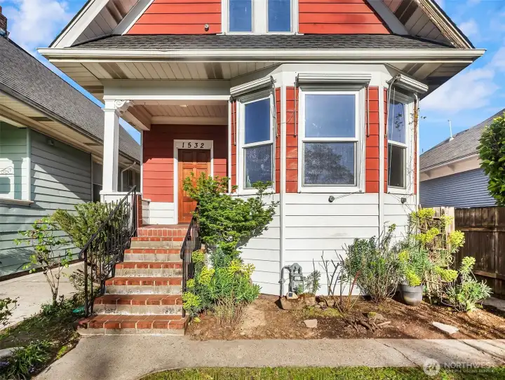 Inviting front entry.
