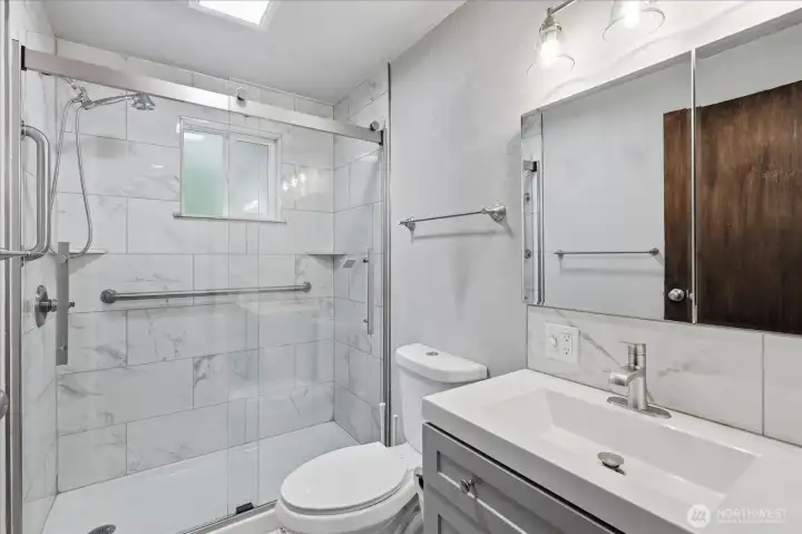 Beautifully updated 3/4 bath.