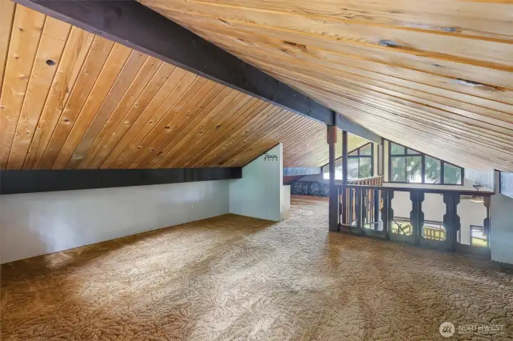 Loft could be used as an additional bedroom, office, bonus room, or storage