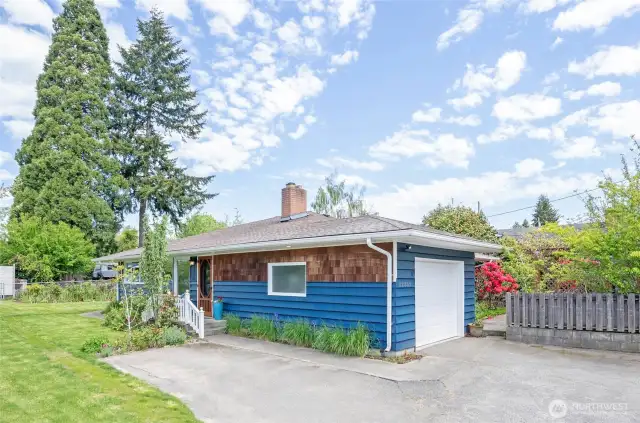 Perfectly situated, this Rambler provides a private setting with optimal use of the lot.
