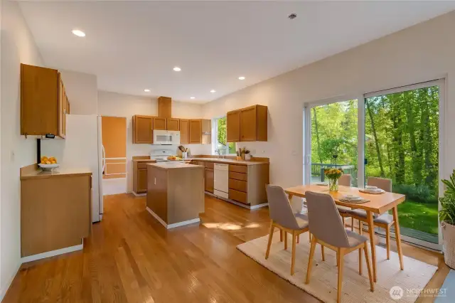 Eat in Kitchen Virtual Stage