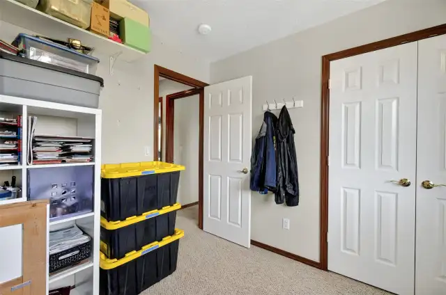2nd bedroom /Den