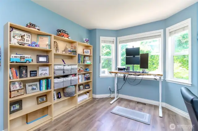 Bonus room/bedroom/Office