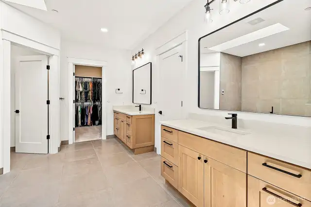 Dual sinks.