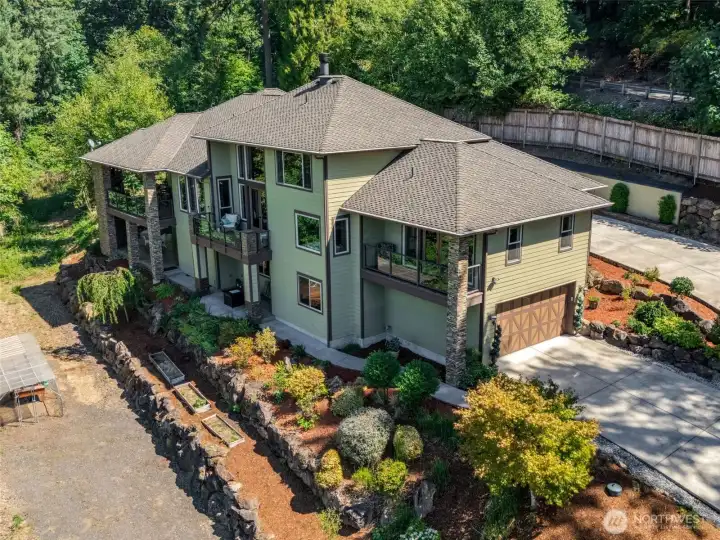 9.58 acres of riverfront property—room to live, grow, and dream.