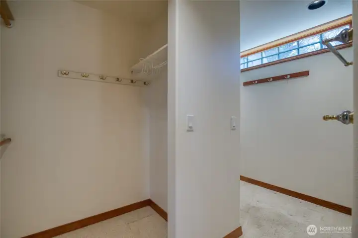 THE CLOSETS CONTINUES AROUND THE CORNER!