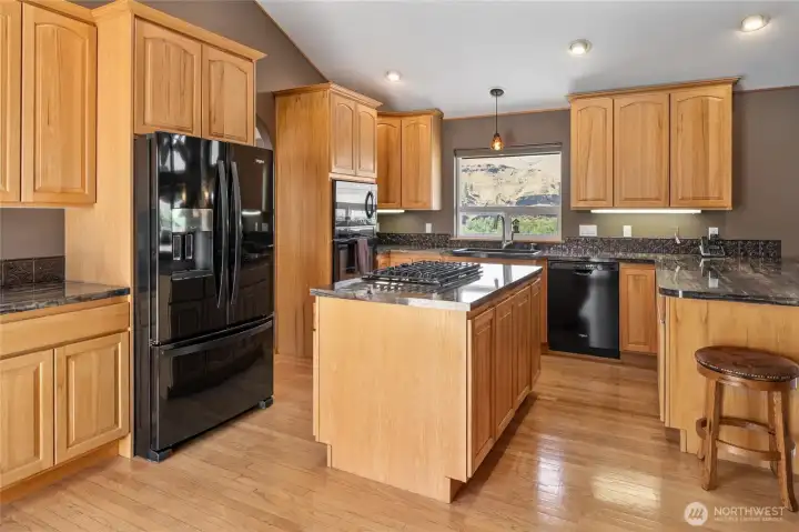 plenty of cabinetry!