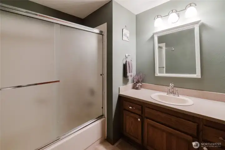 Upper level bathroom.