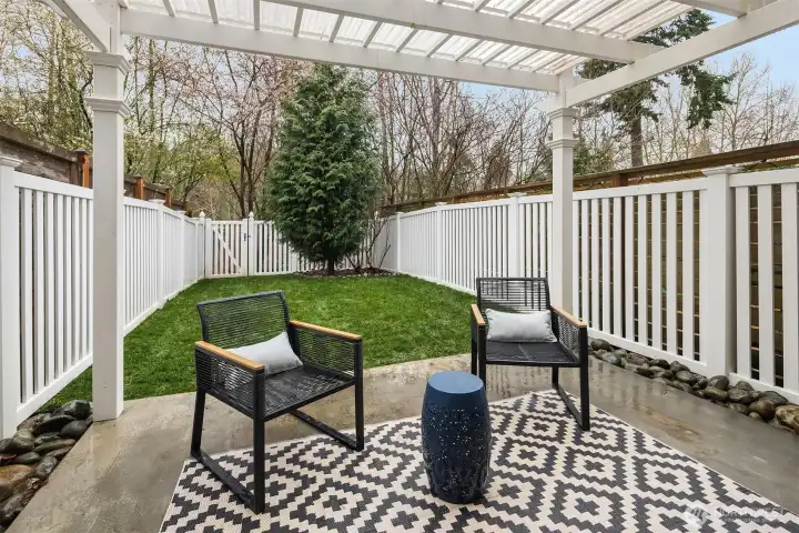 Fenced Greenbelt Yard