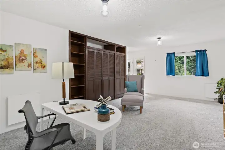 Bonus/Office/Play room