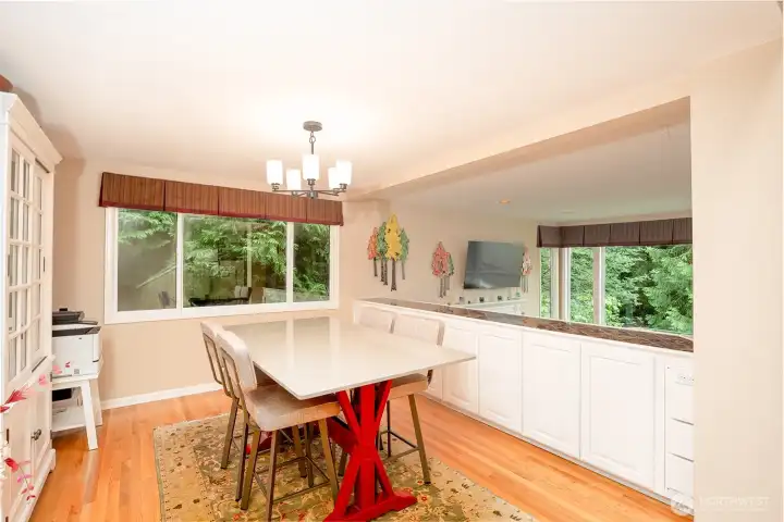 Spacious Dining Room Spacious Dining Room