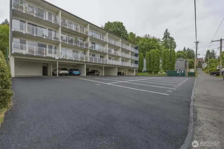 Reserved parking spot is included, and there is additional parking for guests Reserved parking spot is included, and there is additional parking for guests
