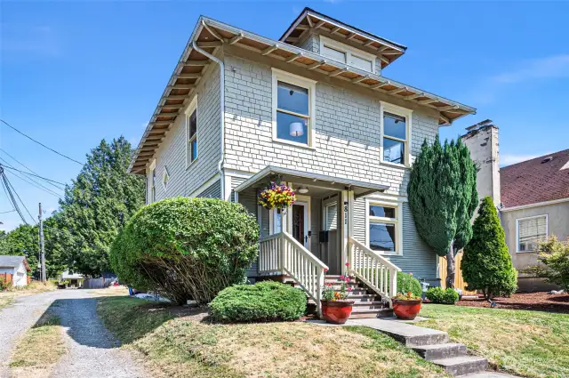 Built in 1910, this Tacoma Foursquare offers the charm and beauty of an old historical home, with modern updates and features.