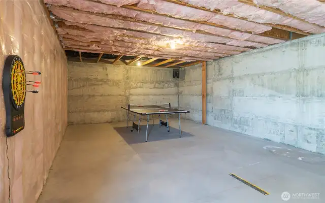 Bonus unfinished space under outdoor deck.