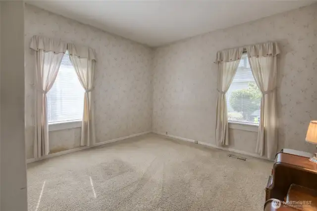 Bedroom #1, cont