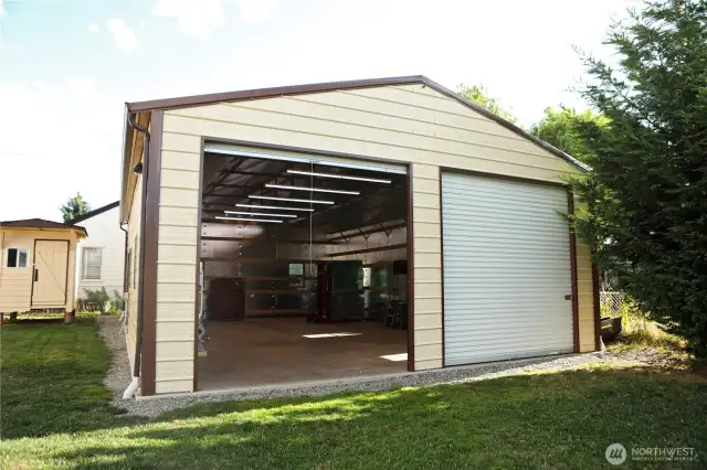 shop open bay