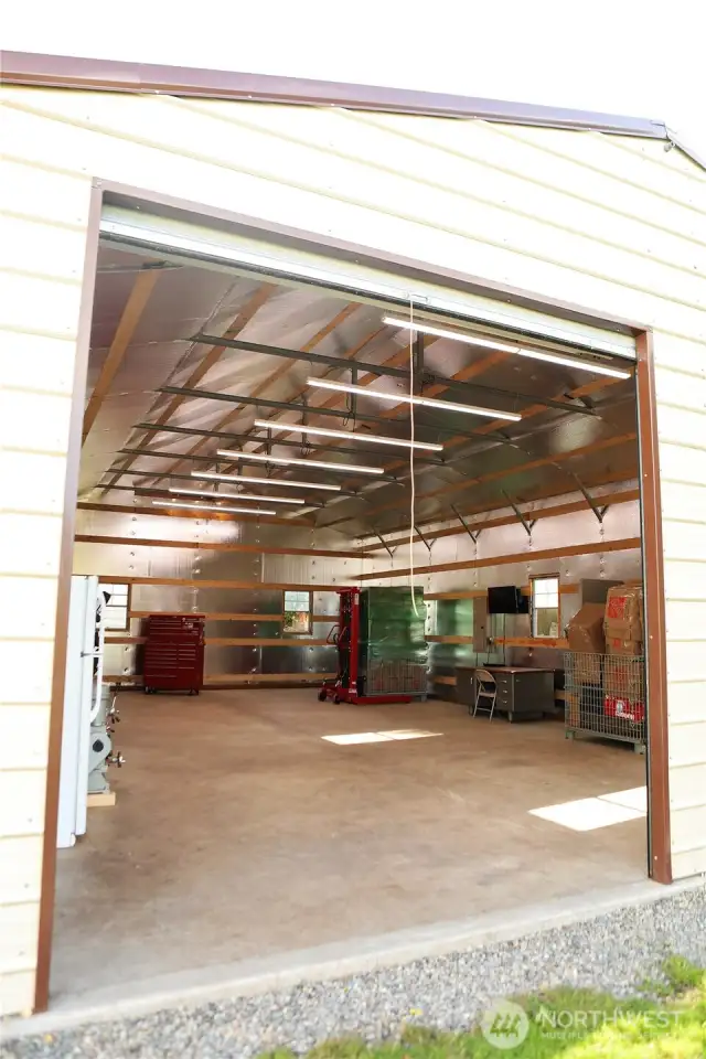 shop open bay