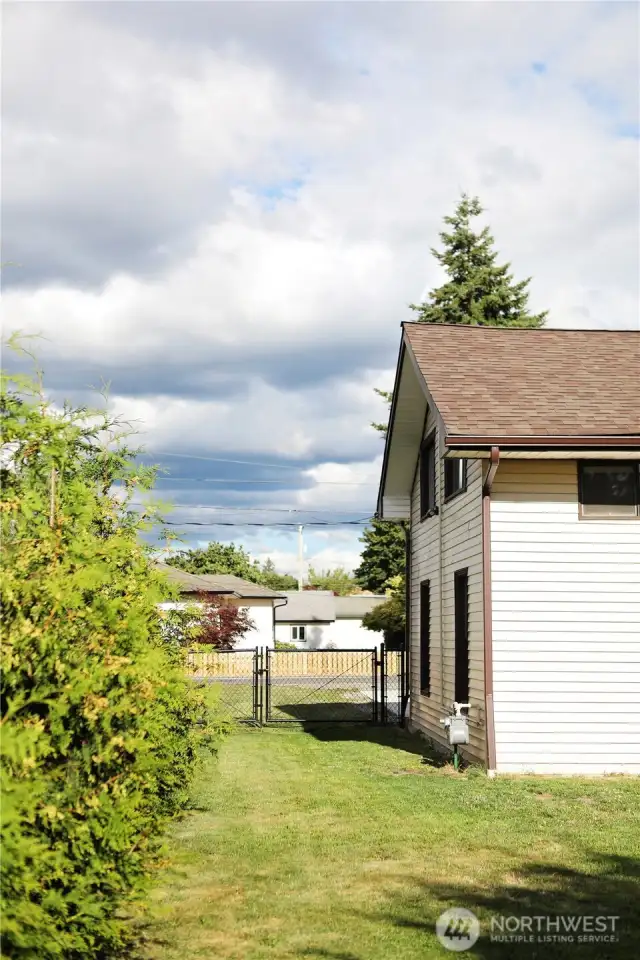 side yard access