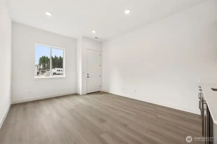 Extra living room area with separate entrance
