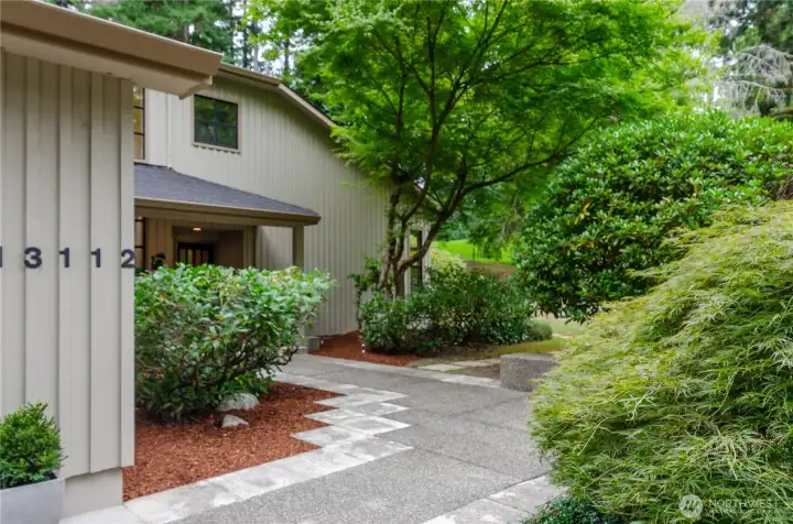 Walkway to front entry