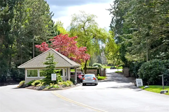 gated entry to Canterwood