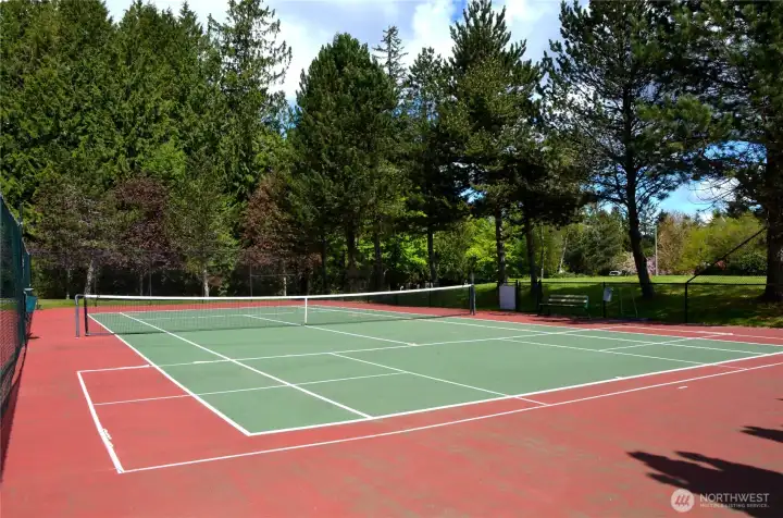 Tennis court at Canterwood
