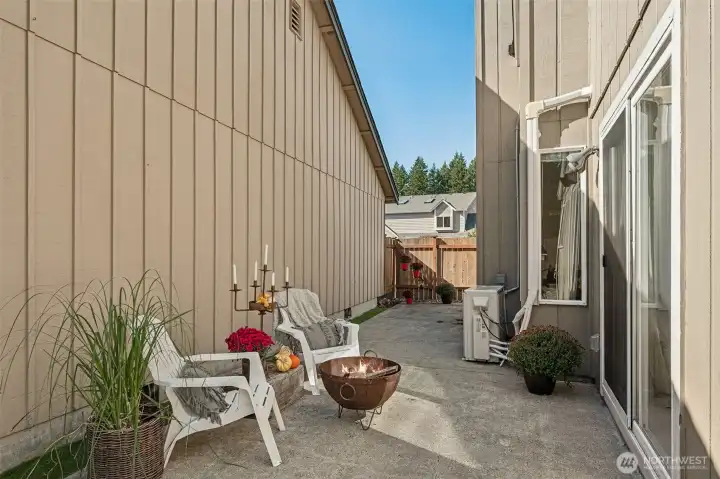 Awesome patio area perfect for BBQing!