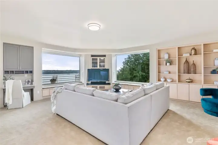 Family Room off of kitchen w/ stunning views!