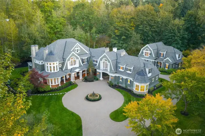 Just stunning! Right out of New England or the Hamptons!