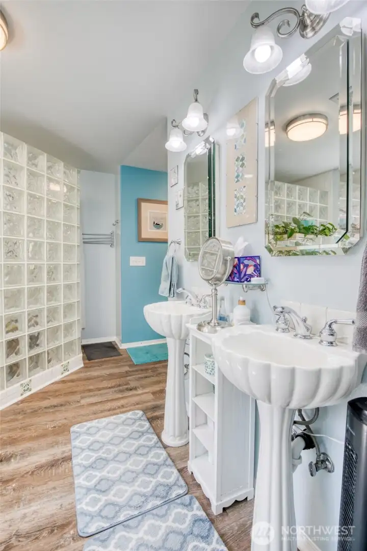 Adorable matching sinks in Main Bath