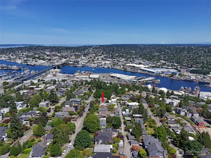 NW Queen Anne neighborhood, close to the canal, Ballard bridge, Seattle Pacific University, Interbay, downtown, and all that vibrant QA has to offer. NW Queen Anne neighborhood, close to the canal, Ballard bridge, Seattle Pacific University, Interbay, downtown, and all that vibrant QA has to offer.