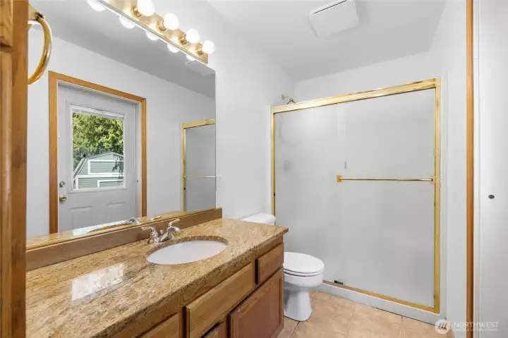 Full primary bathroom. Full primary bathroom.