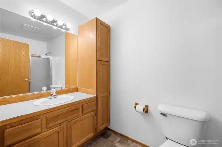 Upstairs full bathroom. Upstairs full bathroom.