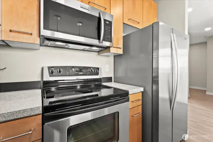Microwave and range/oven