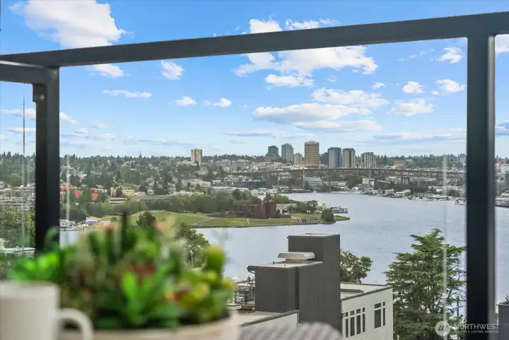 Huge views including Gas Works Park