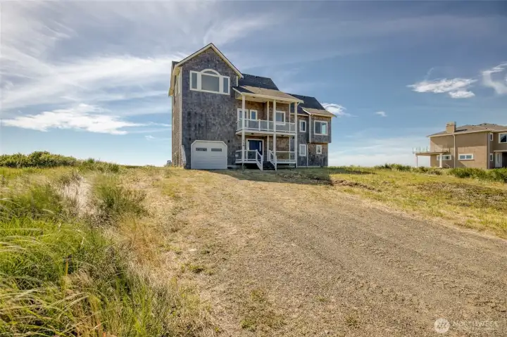 1-Owner, Custom Built Home with approx. 100' of Ocean frontage and approx. 6 Acres of Land. 1-Owner, Custom Built Home with approx. 100' of Ocean frontage and approx. 6 Acres of Land.