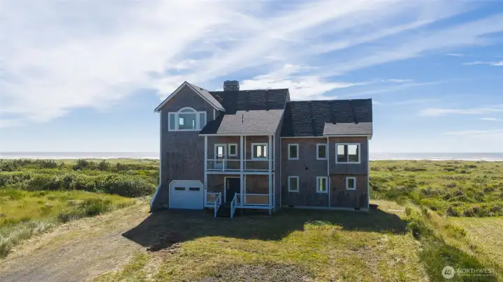 1-Owner, Custom Built Home with approx. 100' of Ocean frontage and approx. 6 Acres of Land. 1-Owner, Custom Built Home with approx. 100' of Ocean frontage and approx. 6 Acres of Land.