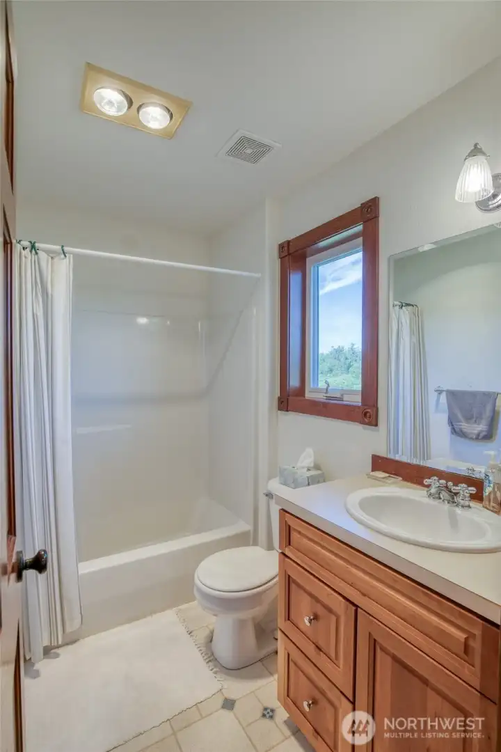 1st-level Full Bath. 1st-level Full Bath.