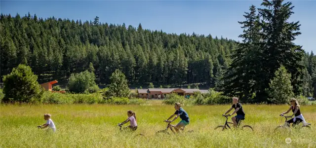 40+ miles of both paved and unpaved trails throughout Suncadia