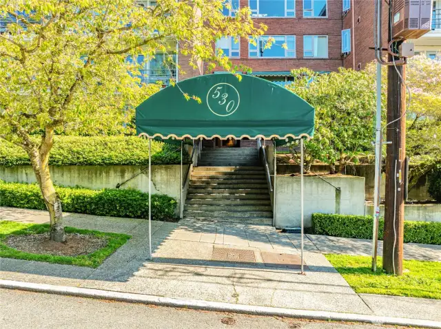 Welcome to 530 West Olympic Place