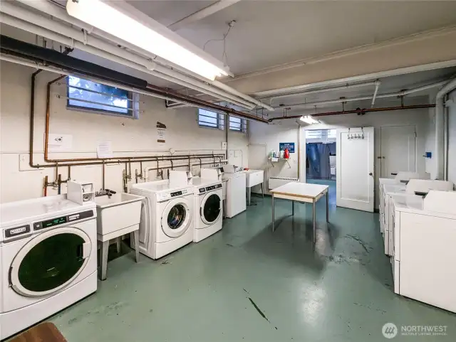 Huge Laundry Room  with multiple utlity sinks, Plus a seperarte Hang Dry Room